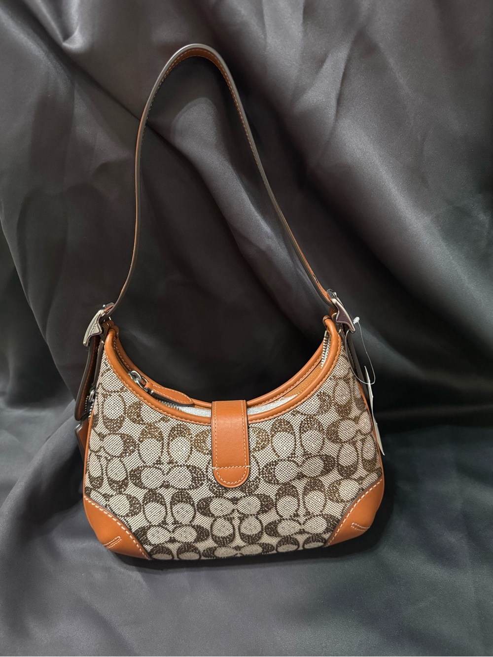NWT Coach Crystal Signature Jacquard Hamptons Shoulder Bag - Picture 4 of 12